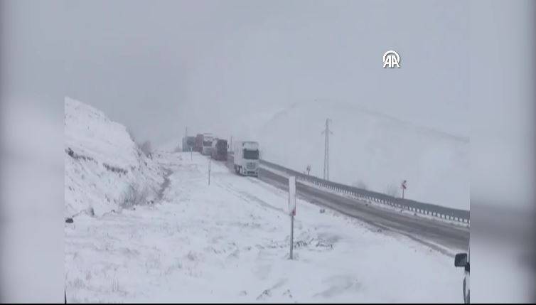 Ardahan-Posof yolunda ulaşıma kar engeli 7